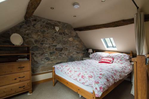 Bwythynod Helmau Cottages
