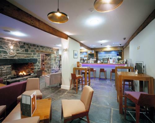 Hostal Cross Foxes - Bar Grill Rooms