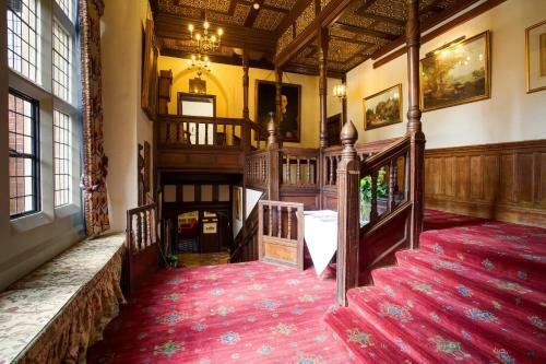Best Western Plus Grim's Dyke Hotel