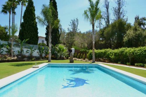 New 4 Bed Designer Villa With Pool