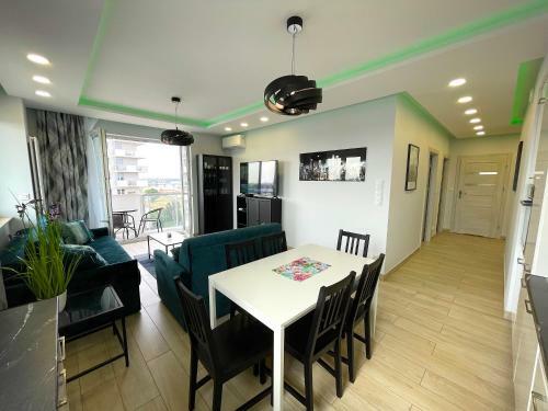 Apartament Z Tarasem I Widokiem Na Odr?