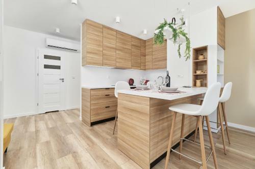 Luxurious Apartment Wroc?aw Kowale By Renters
