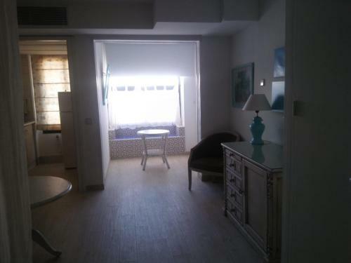 Apartamento Reformado En Sotogrande Con Piscina Y Garaje