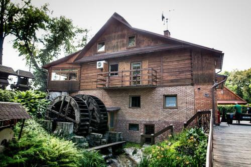 Bed & Breakfast Karczma Regionalna M?yn