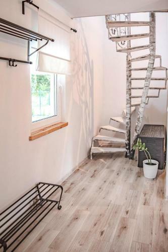 Holiday Home, Debina