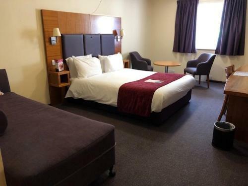 Hotel Berkshire Arms By Good Night Inns