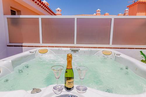 Apartamento Oceanview Penthouse With Jacuzzi