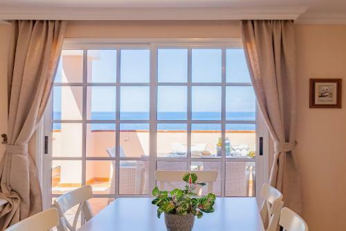 Apartamento Oceanview Penthouse With Jacuzzi