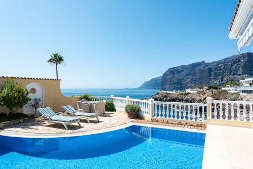 Los Gigantes Cliffs And Ocean Front Villa