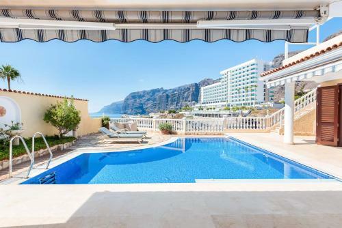 Los Gigantes Cliffs And Ocean Front Villa