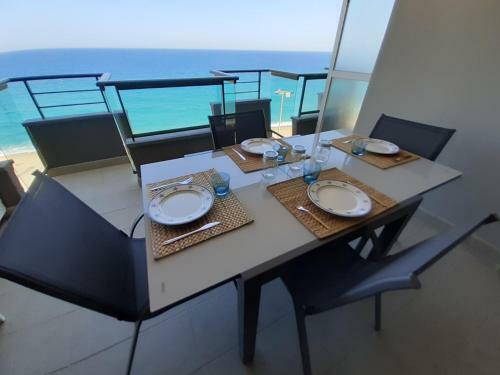 Apartamento Vistas Mar Primera Linea Playa
