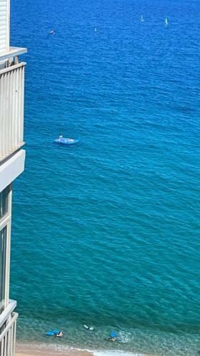 Apartamento Moderno Sobre El Mar