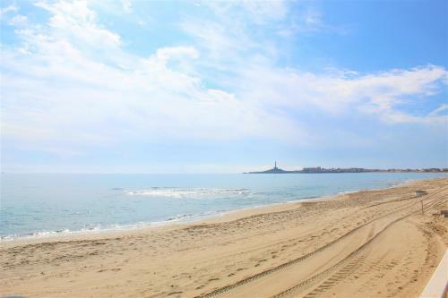 La Manga Beach & Pool Apartment By Rental Ol�