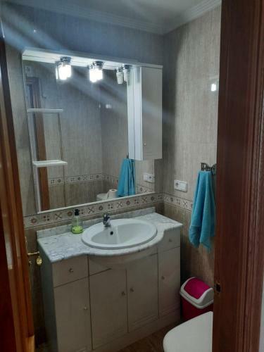 Apartamento 2 Dormitorios Piso, 2 Banos, Wifi , Parking