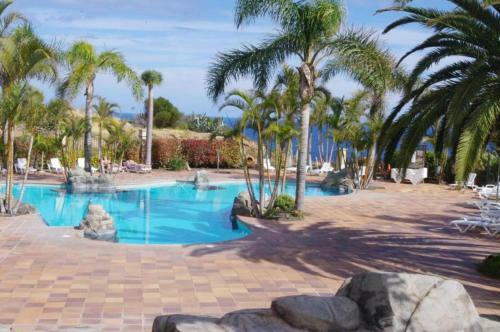 Apartamento Ap1,piscina, 200 Metros A La Playa