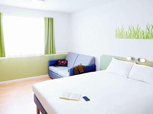 Hotel Ibis Budget Warrington Lymm Services