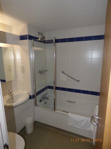 Hotel Ibis Budget Warrington Lymm Services