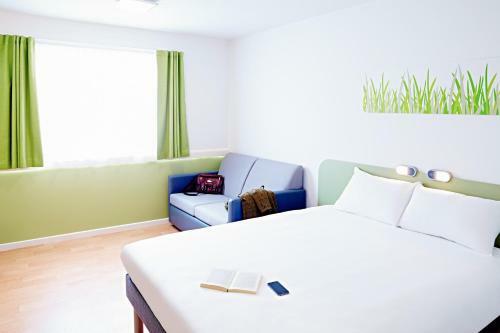 Hotel Ibis Budget Warrington Lymm Services