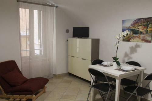 Apartamento Casa Medievale Pieno Centro Sanremo