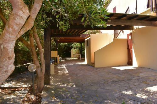 Apartamento Appartamento Giardino Via Dei Mirti 3