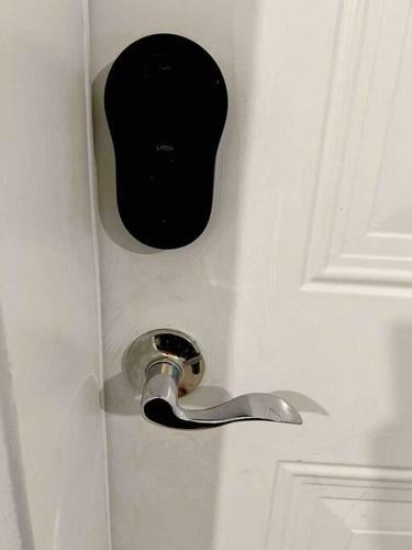 Luxury Keyless Smart Apartment W/indoor Fireplace