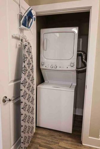 Luxury Keyless Smart Apartment W/indoor Fireplace