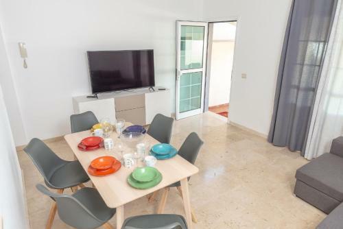 Apartamento Modern Family Home Above Swimming Pool