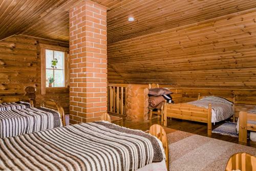 Lodge K�lmam�e Puhkemaja