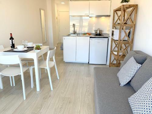 Apartamento 1� Linea De Mar -wifi- Aire Acondicionado