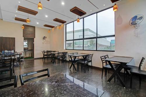 Oyo Flagship 84176 Hotel Savali
