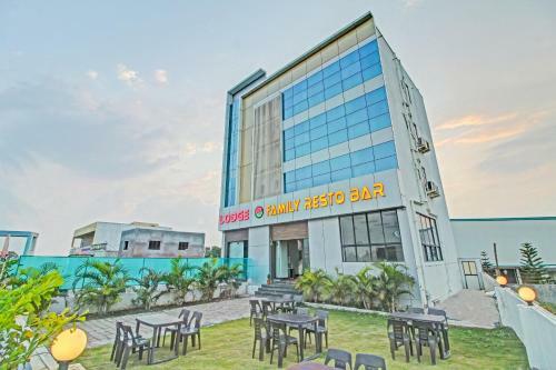 Oyo Flagship 84176 Hotel Savali