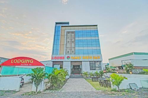 Oyo Flagship 84176 Hotel Savali