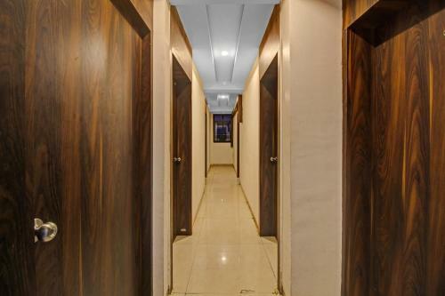 Oyo Flagship 84176 Hotel Savali