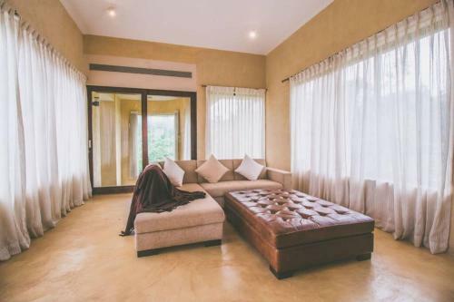 Villa Cliffhouse By Hireavilla, Candolim