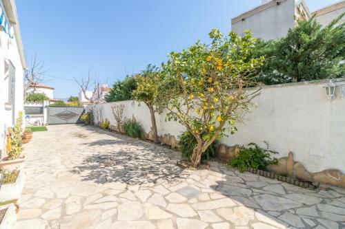 Goldhome - Requesens