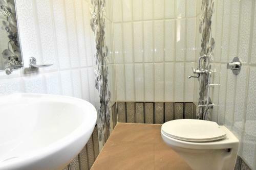 Hotel 10 Candolim Goa