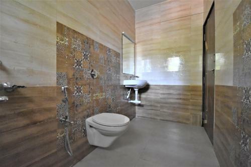 Hotel 10 Candolim Goa