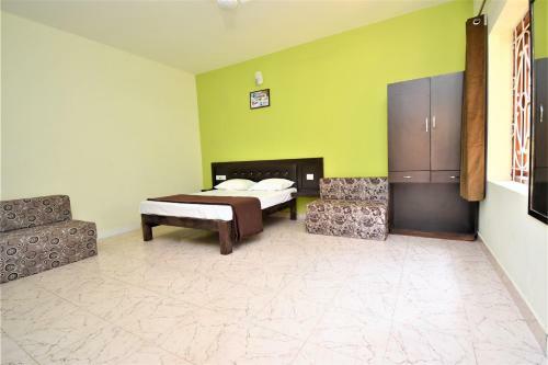 Hotel 10 Candolim Goa