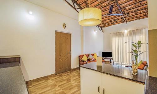 Apartamento Lavish Studio With A Pool, Near Candolim Beach