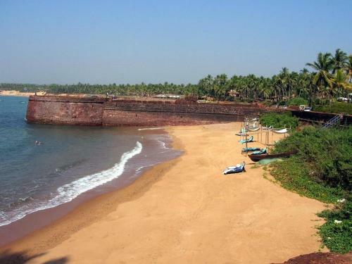 Hotel Sun-kissed Holidays, Goa. Blue