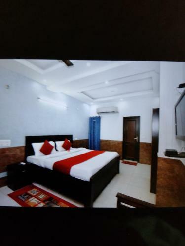 Hotel Milan Oberai