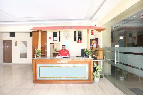 Oyo Flagship 11502 Hotel Grande