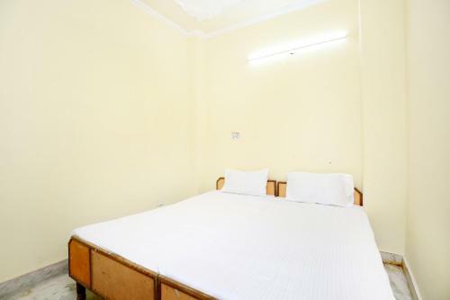 Spot On 43673 Hotel New Mehak Palace