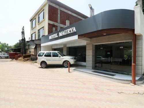 Hotel Oyo 8086 Motel Maurya