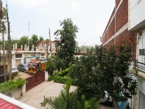 Hotel Oyo 8086 Motel Maurya