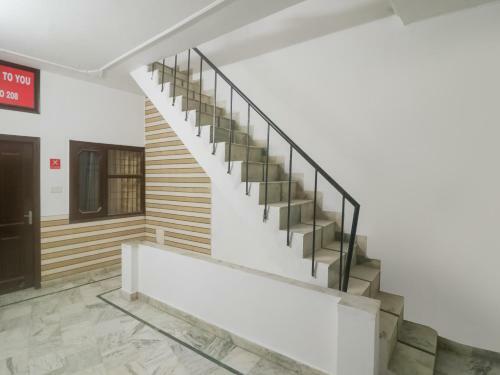 Hotel Oyo 74020 Anvi Deluxe