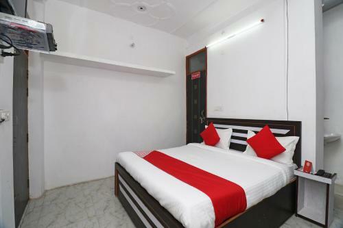 Hotel Oyo 18395 Star Palace