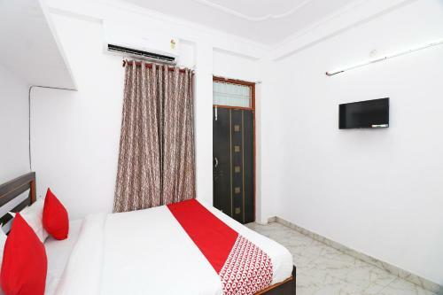 Hotel Oyo 18395 Star Palace