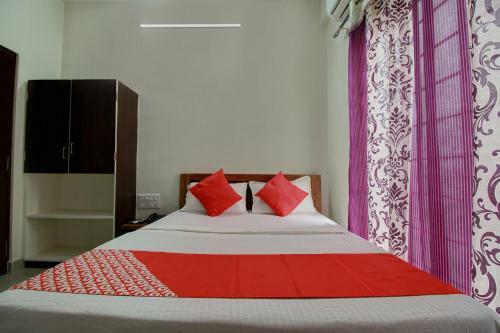 Hotel Vaccinated Staff- Oyo 14360 Park Inn