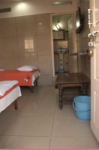 Hotel Mourya Deluxe A/c Lodge
